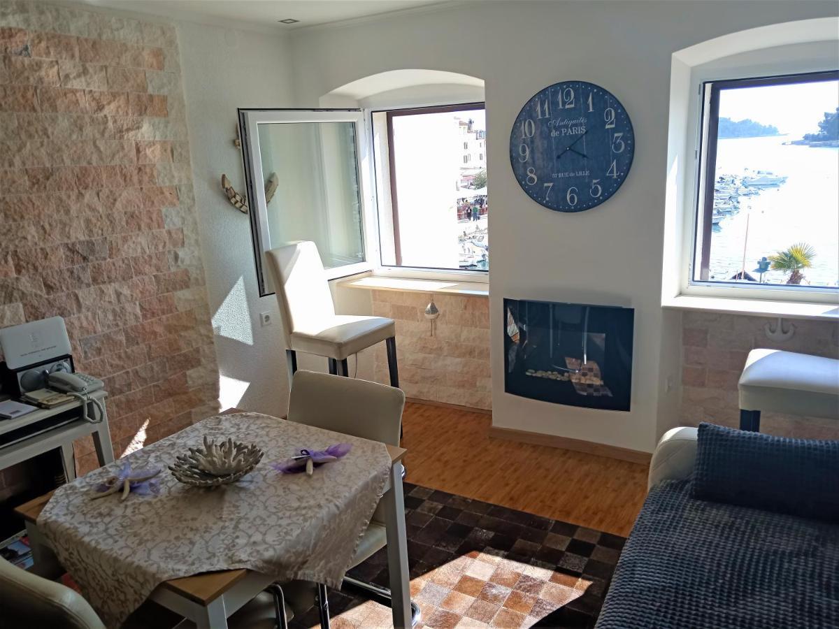 Apartman Speranza Ровин Екстериор снимка