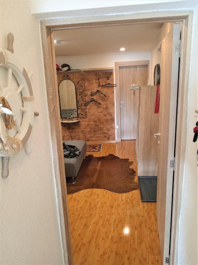 Apartman Speranza Ровин Екстериор снимка