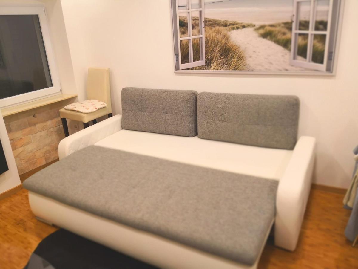 Apartman Speranza Ровин Екстериор снимка