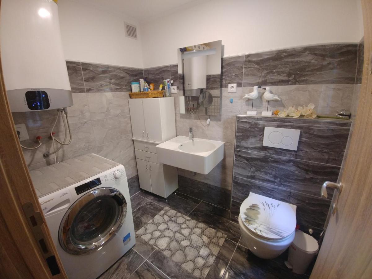 Apartman Speranza Ровин Екстериор снимка