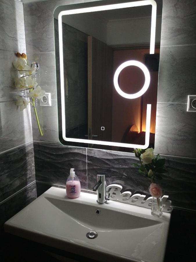 Apartman Speranza Ровин Екстериор снимка
