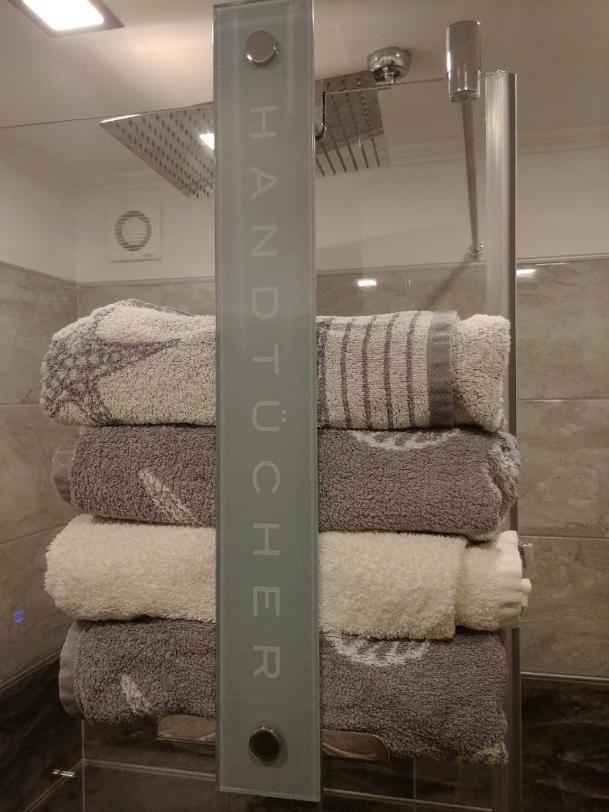 Apartman Speranza Ровин Екстериор снимка